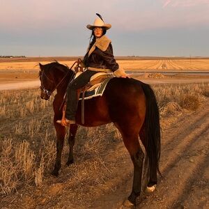 Meet your Posher, Jey